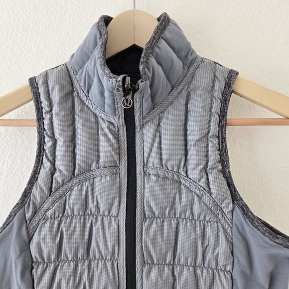 Lululemon Run Turn Around Reversible Down Vest Black Heathered Black Size 6 - Picture 13 of 15